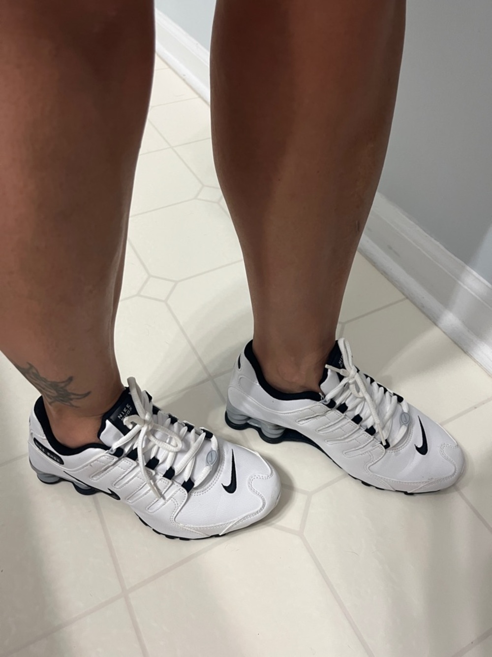 Nike White and Black Low-Top Athletic Sneakers - Picture 5 of 5